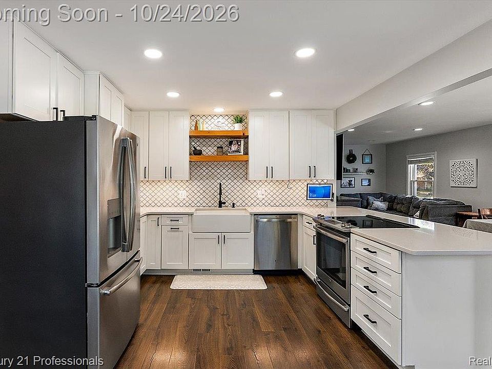 935 Ottawa Dr, photo 11