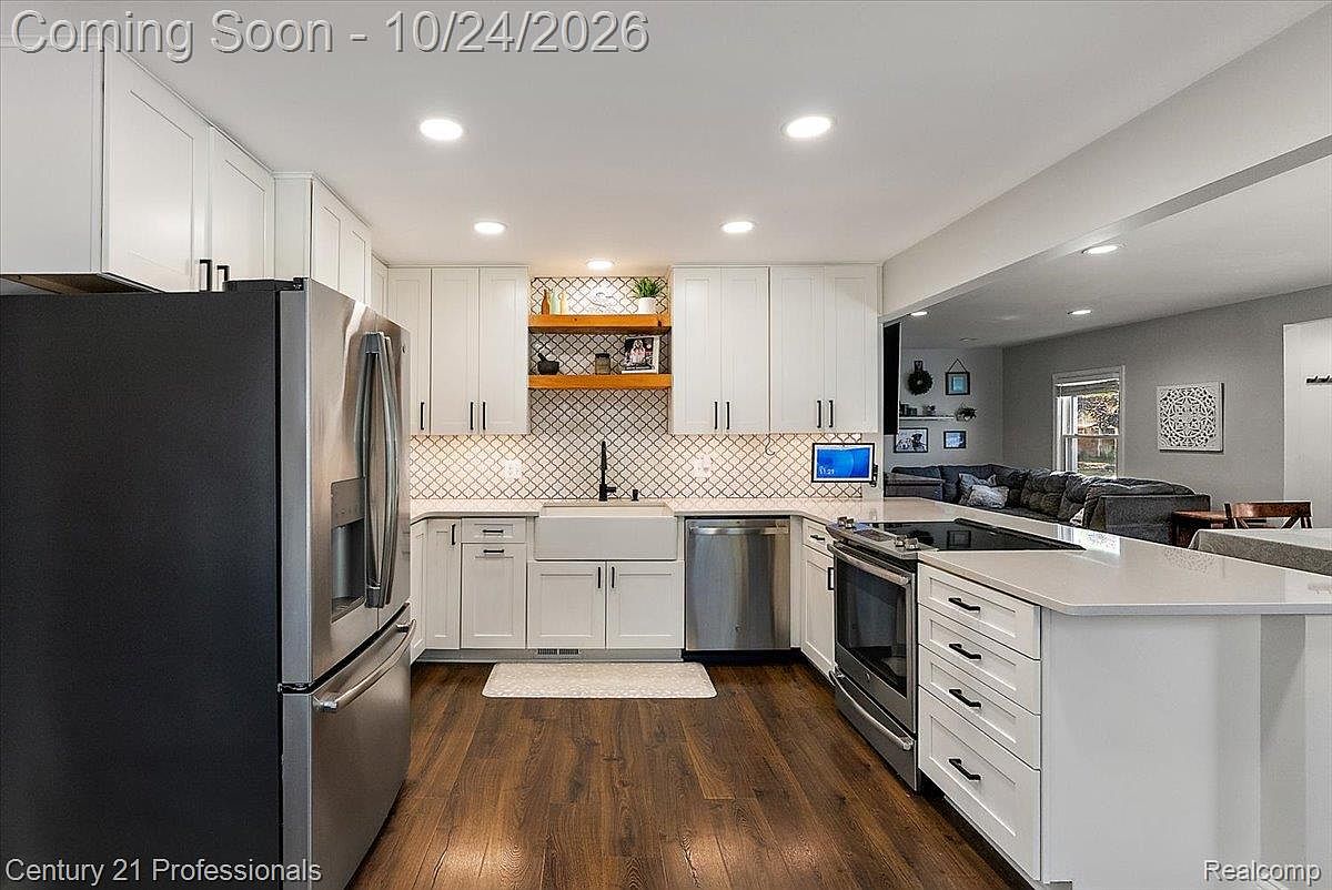 935 Ottawa Dr, photo 11