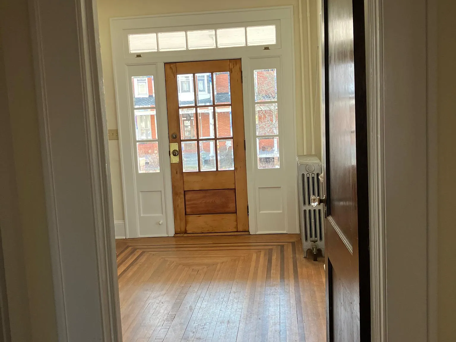 3 bed, 2082 sqft, $1,900 — Photo 2