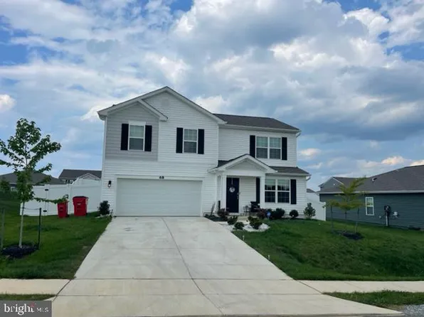 68 Bar Harbor Ter, Charles Town, WV 25414