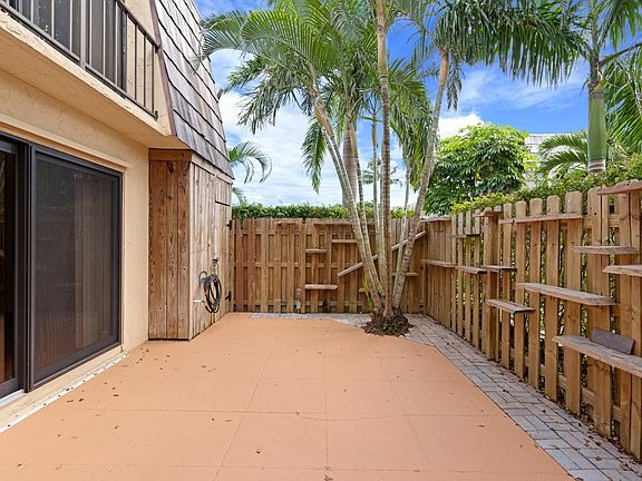 2nd image of 2327 Waterside Dr
