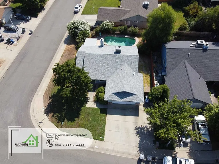 1729 Marigold Way — Photo 3