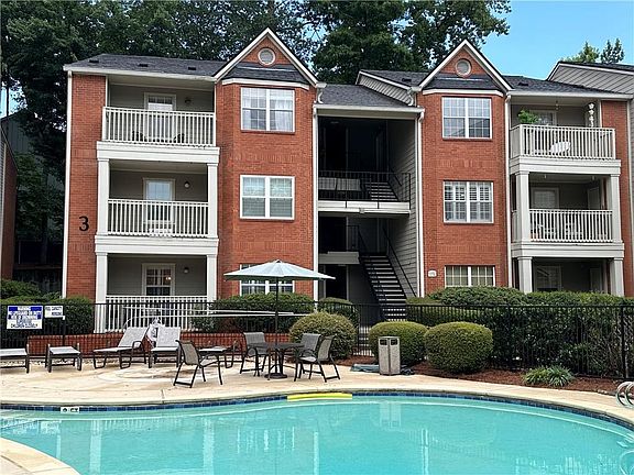 2nd image of 3075 Chastain Park Ct NE