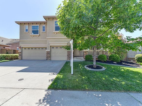 3rd image of 588 Hildebrand Cir