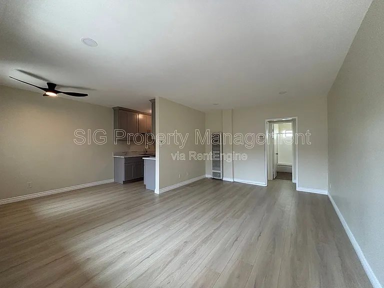 526 E Windsor Rd #10 — Photo 2