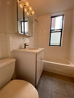 Rented by Avenues Real Estate | media 18