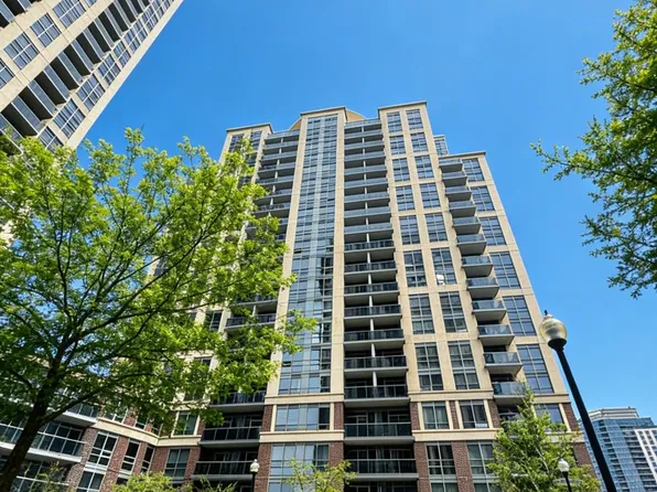 1 Michael Power Pl #Lph08, Toronto, ON M9A 0A1