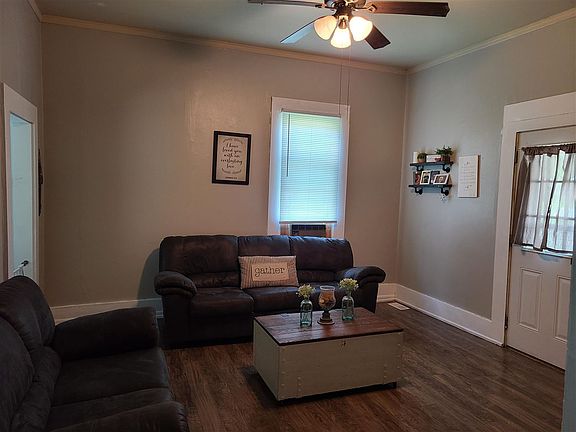 2nd image of 505 Sater St