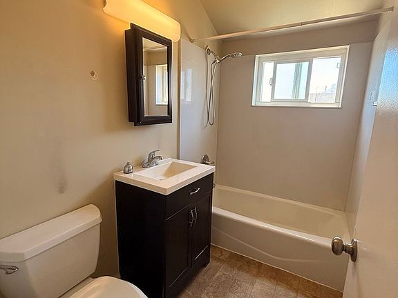 3rd image of 901 Fell St APT 17