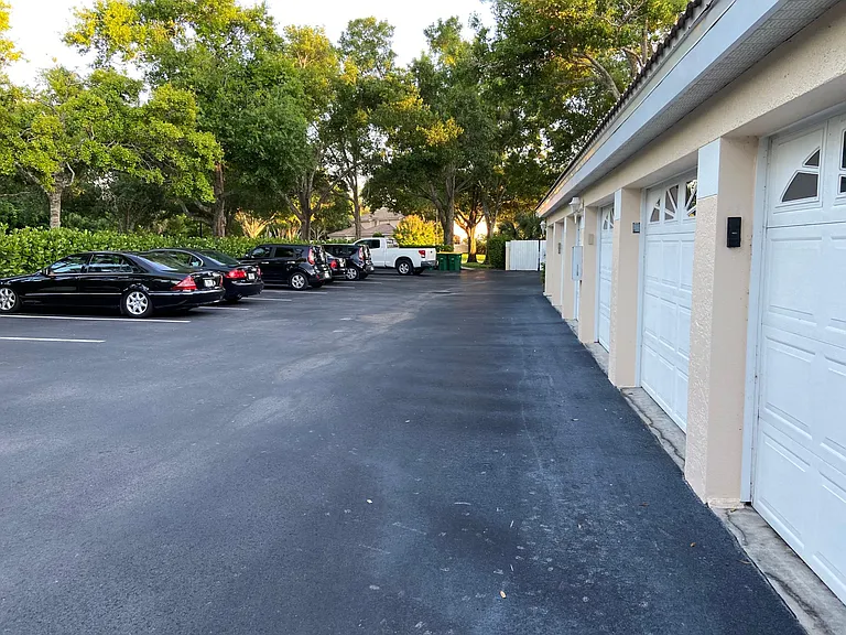 1096 Woodshire Ln #C103 — Photo 15