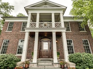 1360 Middlefork Dr, Lake Forest, IL 60045