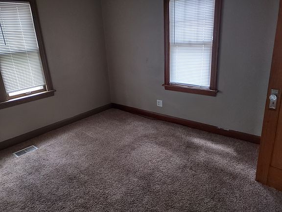 5th image of 1800 S Prairie Ave #1
