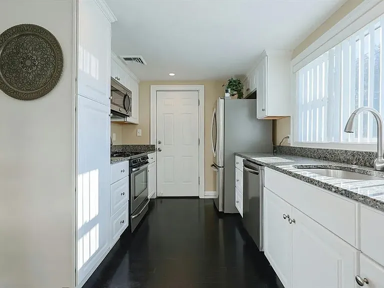 44 S Bedford St — Photo 10
