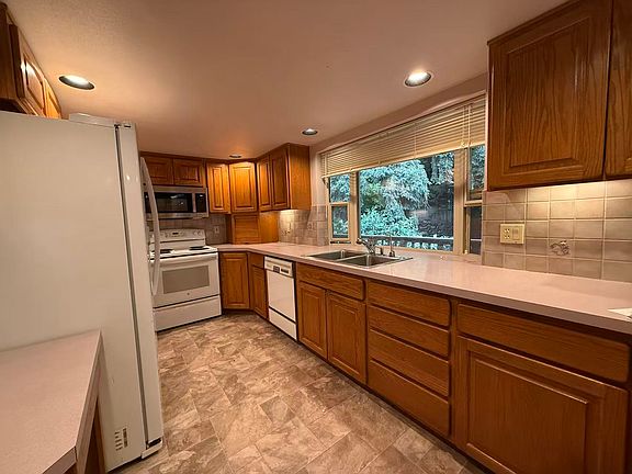 2nd image of 13819 Greenwood Ave N #13819