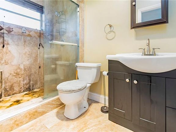 5th image of 5120 SW 40th Ave APT 2A-1