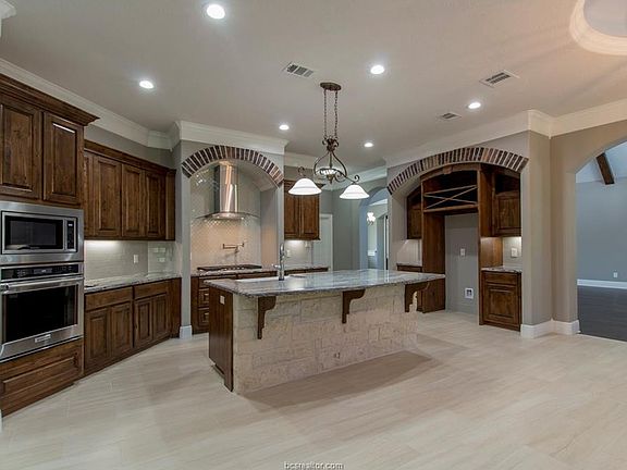3rd image of 18435 Indian Lakes Dr
