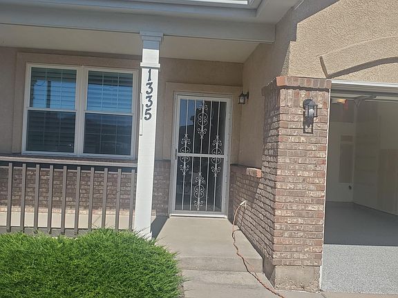 2nd image of 1335 Villa Grv #1