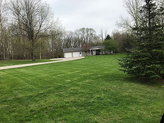2nd image of 134 Meadowfield Ln NW