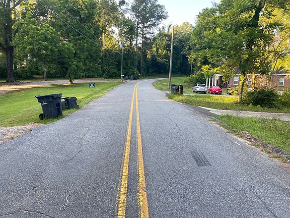 3rd image of 361 Doles Blvd