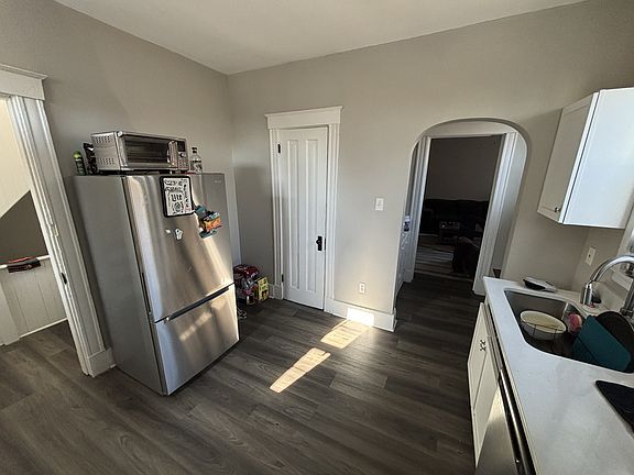 2nd image of 281 McCormick Pl #2