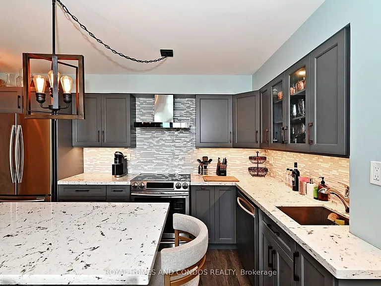 230 Queens Quay W #618 — Photo 16