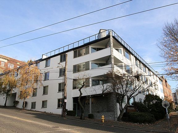 2nd image of 800 Queen Anne Ave N APT 501