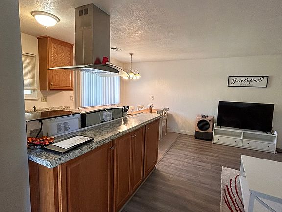 2nd image of 906 Gilchrist Dr APT 4