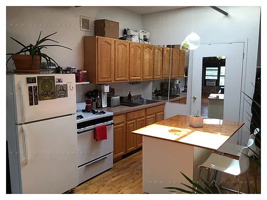 Rented by Opera House Lofts | media 46