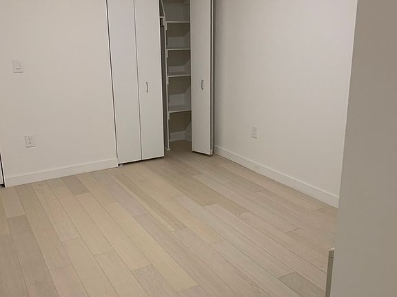 5th image of 20 Broad St APT 1816