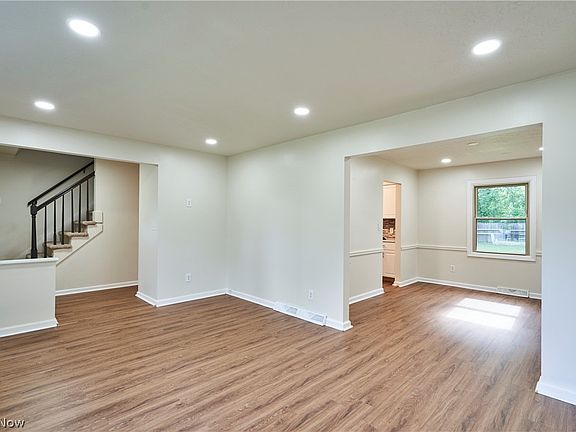 4th image of 4368 Norona Dr