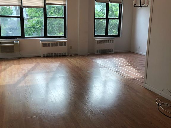 4th image of 50 Davis Ave #2109
