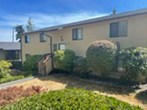 4th image of 690 NW Atalanta Way #L