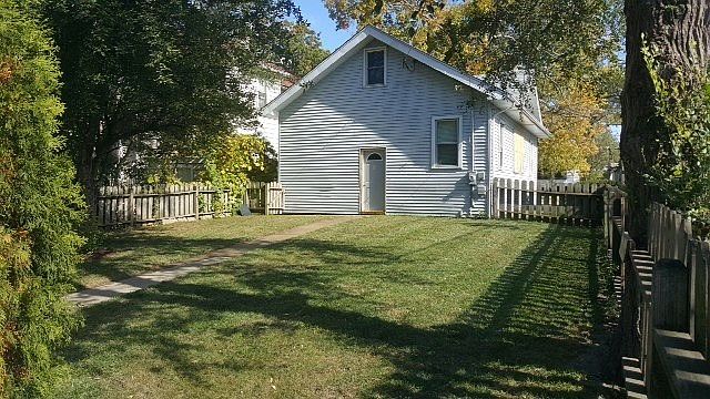 1st image of 914 N Ash St