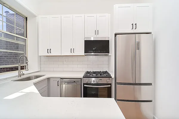 Rented by Living New York | media 9