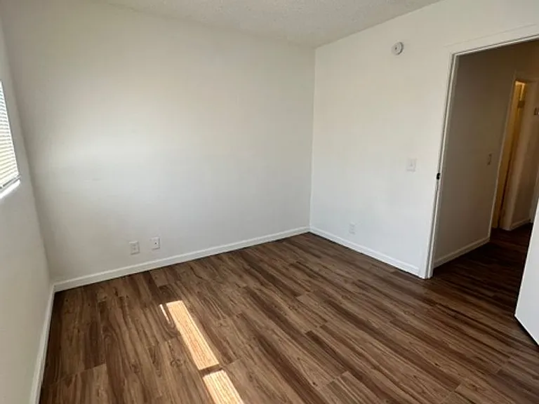 3411 Center Dr — Photo 31