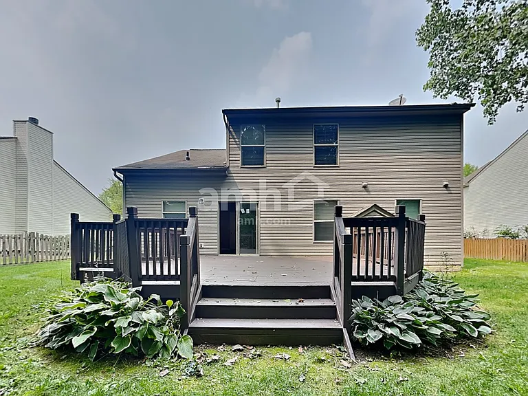 665 Norfolk Sq N — Photo 21