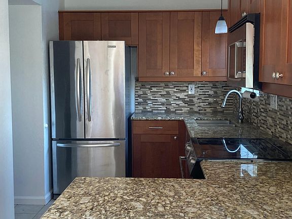 5th image of 6242 Breeds Hill Ct