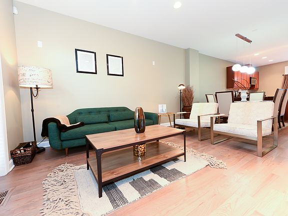 3rd image of 2808 W Dickens Ave #A-6