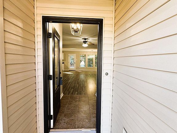 3rd image of 41949 Snowball Cir