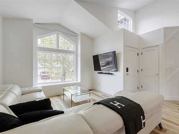 5th image of 9308 Shadowglen Court