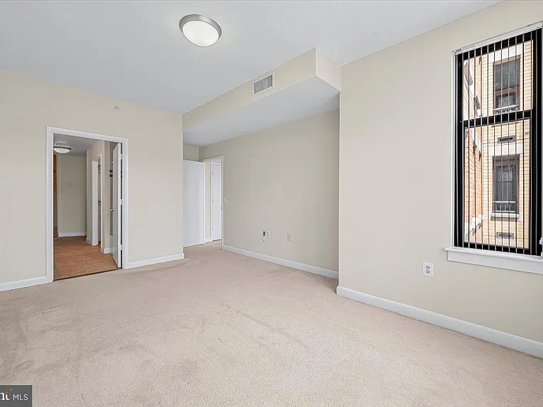 400 Massachusetts Ave NW #820 — Photo 21