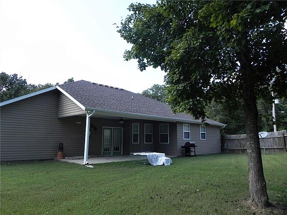 4th image of 1 Graham Ln