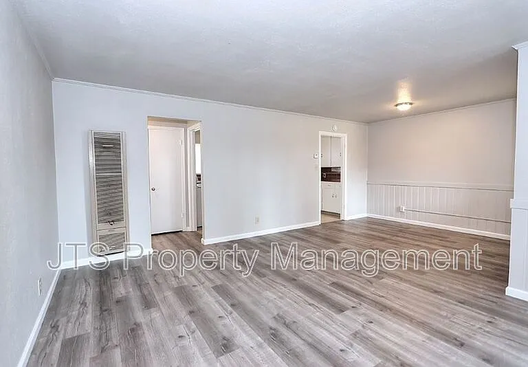 4439 V St #1 — Photo 16