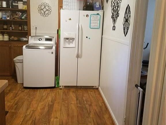 3rd image of 2712 Thannisch Ave