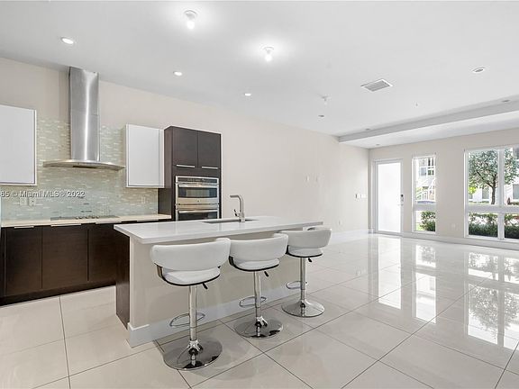 4th image of 10280 NW 63rd Ter APT 104