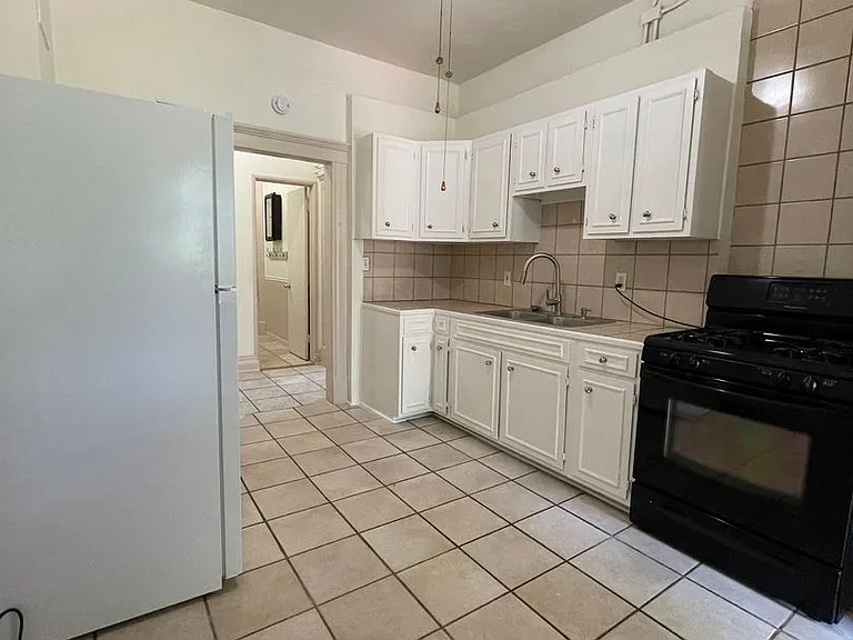 207 Midway Ave — Photo 32