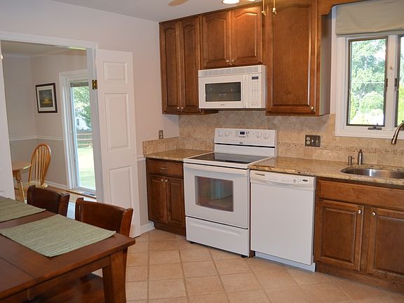 Renovated eat in kitchen