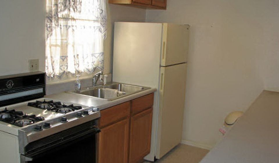 2nd image of 6170-72 W Manor Dr