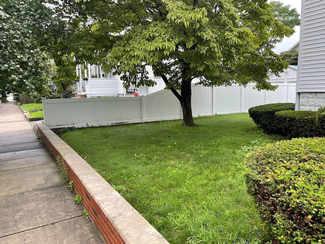 Ball Square area, 2 bedroom, 1 bathroom apartment — Photo 1