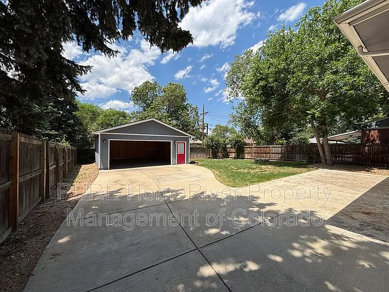 2255 S Clermont St — Photo 25